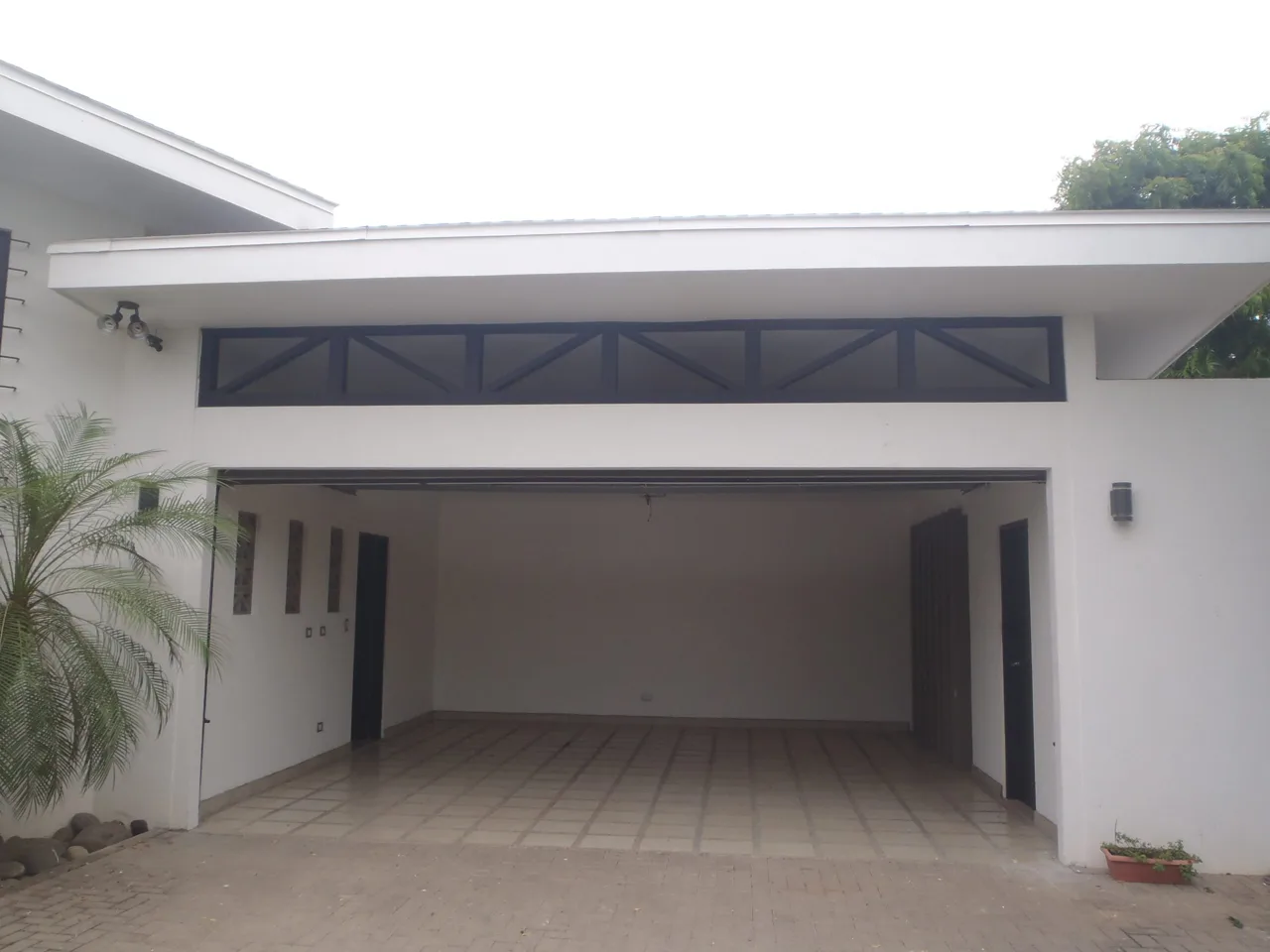 Modern Liberia garden home with terrace in calm area