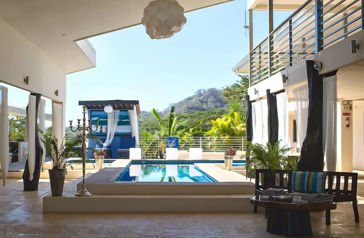 Turnkey 10 BR Hotel between Samara and Santa Teresa