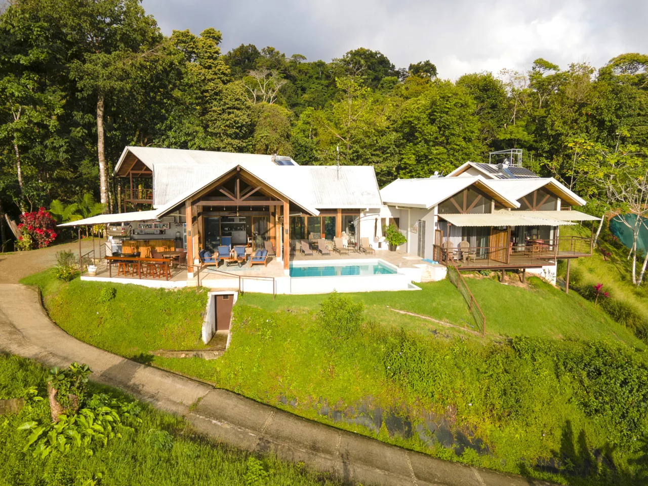 6 BR Uvita Luxury Home or B and B with South Pacific Ocean View