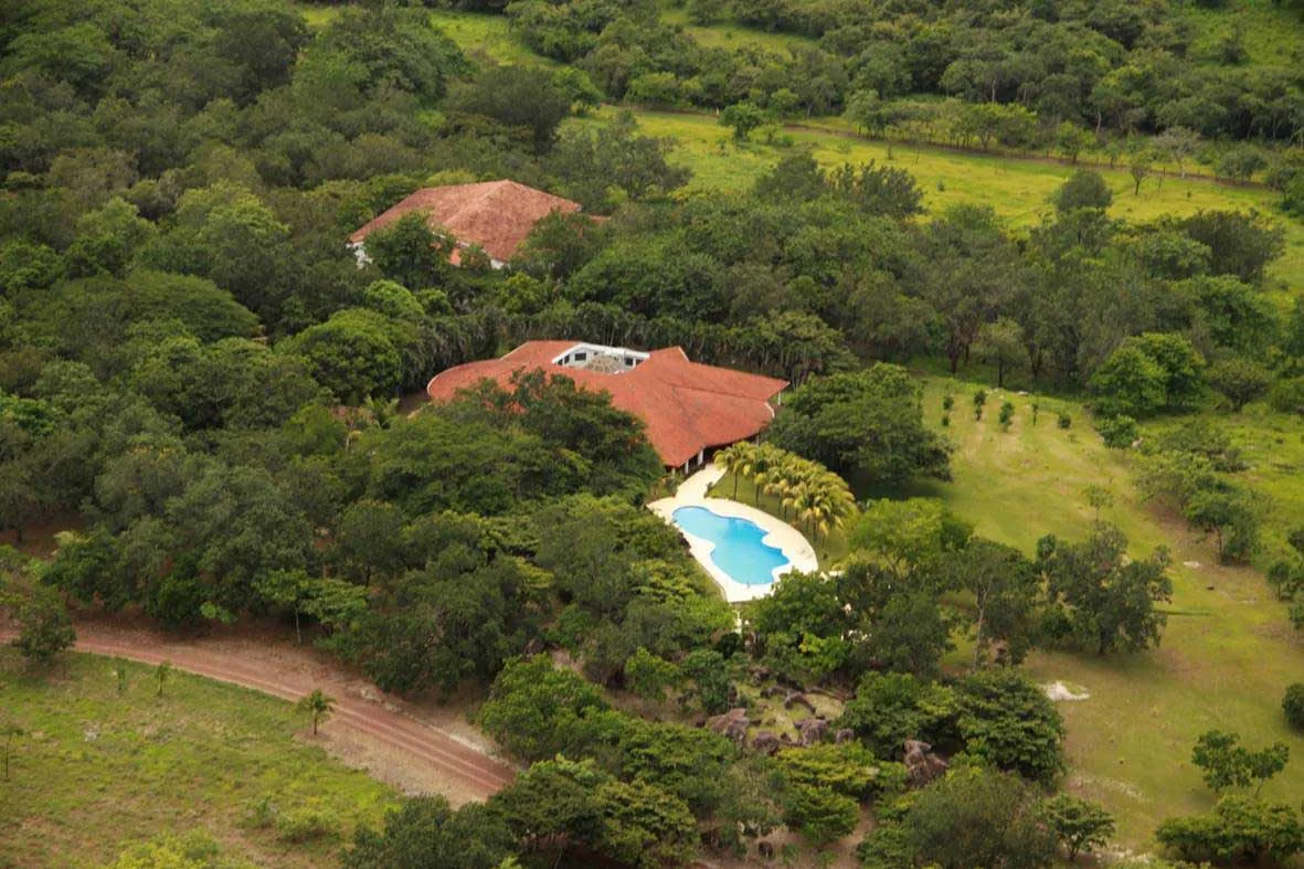 4 homes on 62 Acre Liberia Property close to mega project