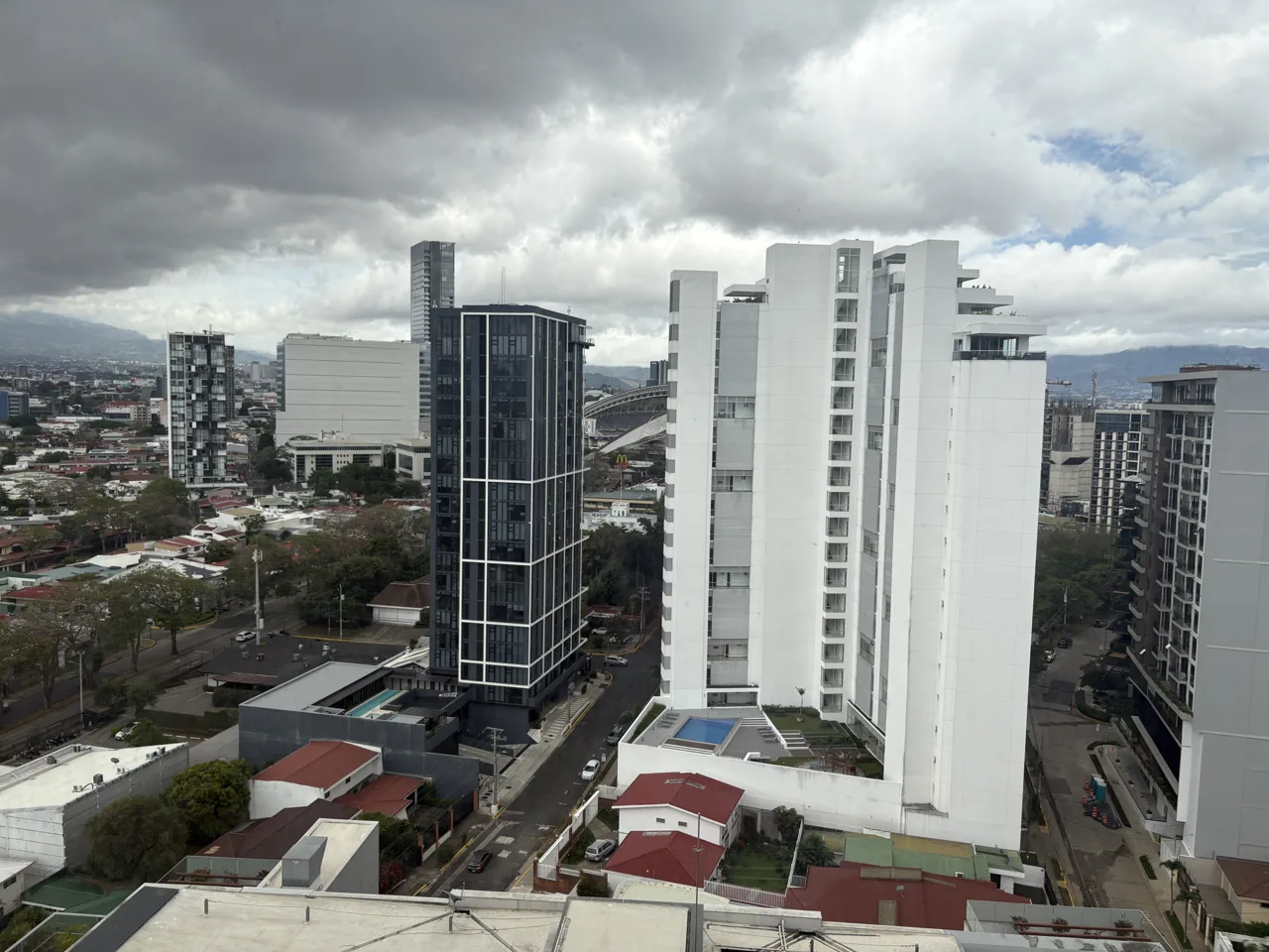 Furnished 2-Bedroom Condo for Sale – 21st Floor | Sky Garden Nunciatura — photo 3