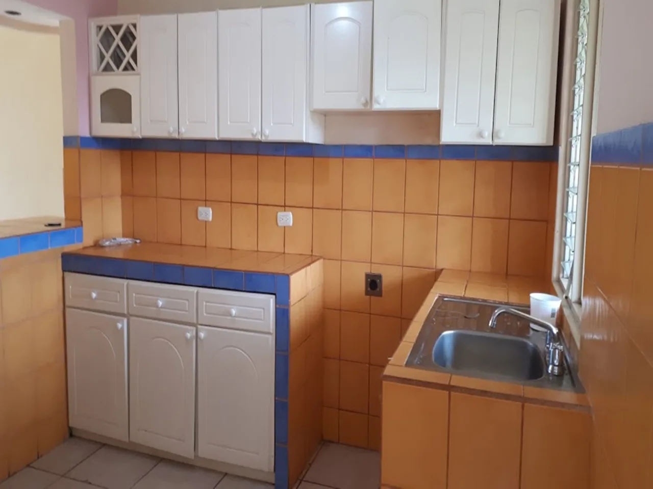 Two Apartment Investment Property 9% ROI — photo 4