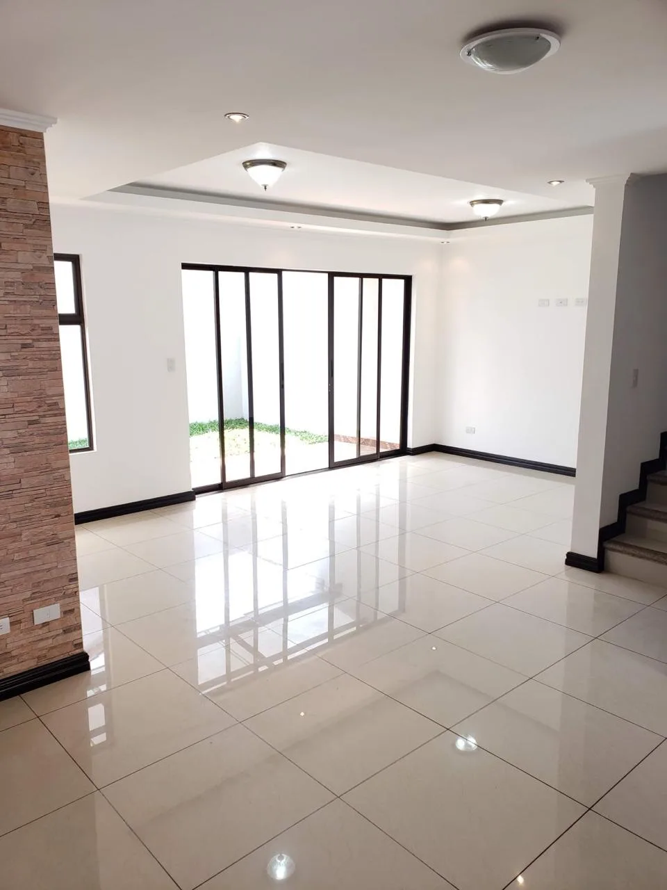 NEW 3 BR Santo Domingo de Heredia Townhouse – 2 floors — photo 3