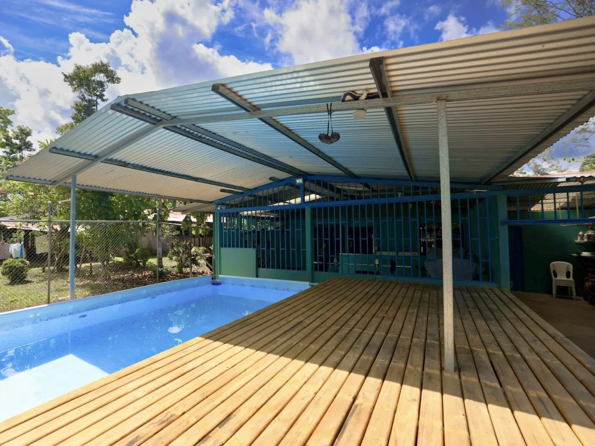 Near Puerto Jiménez: Ideal 3 Bedroom Home