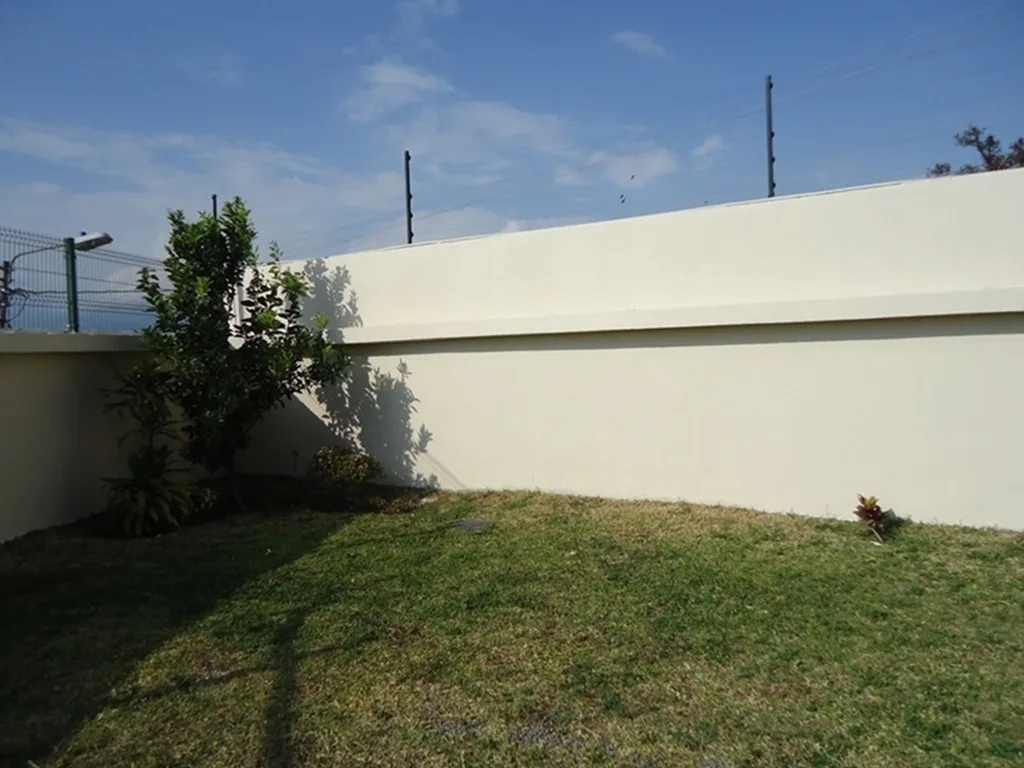 Home for sale in Moravia with large green area in gated community — photo 4
