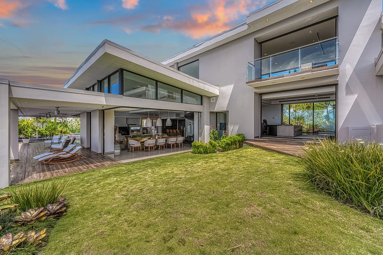 Magnificent 4 BR Dominical Luxury Home: A Coastal Paradise