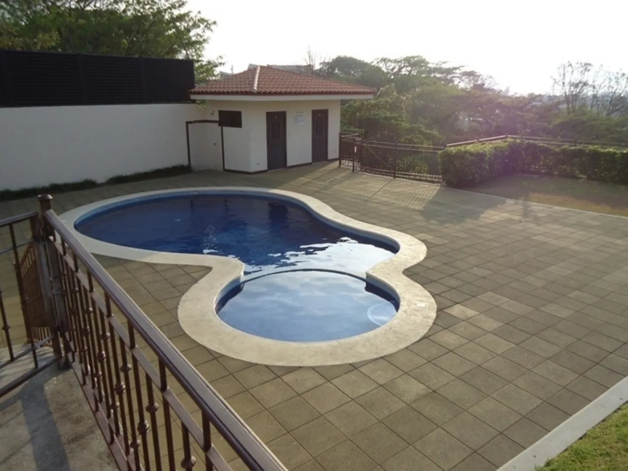 Moravia two story 3 BR townhouse in condominium — photo 2