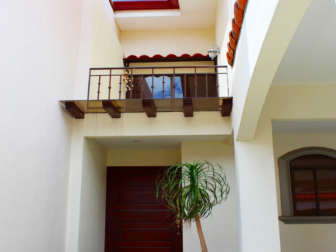 Moravia two story 3 BR townhouse in condominium — photo 5