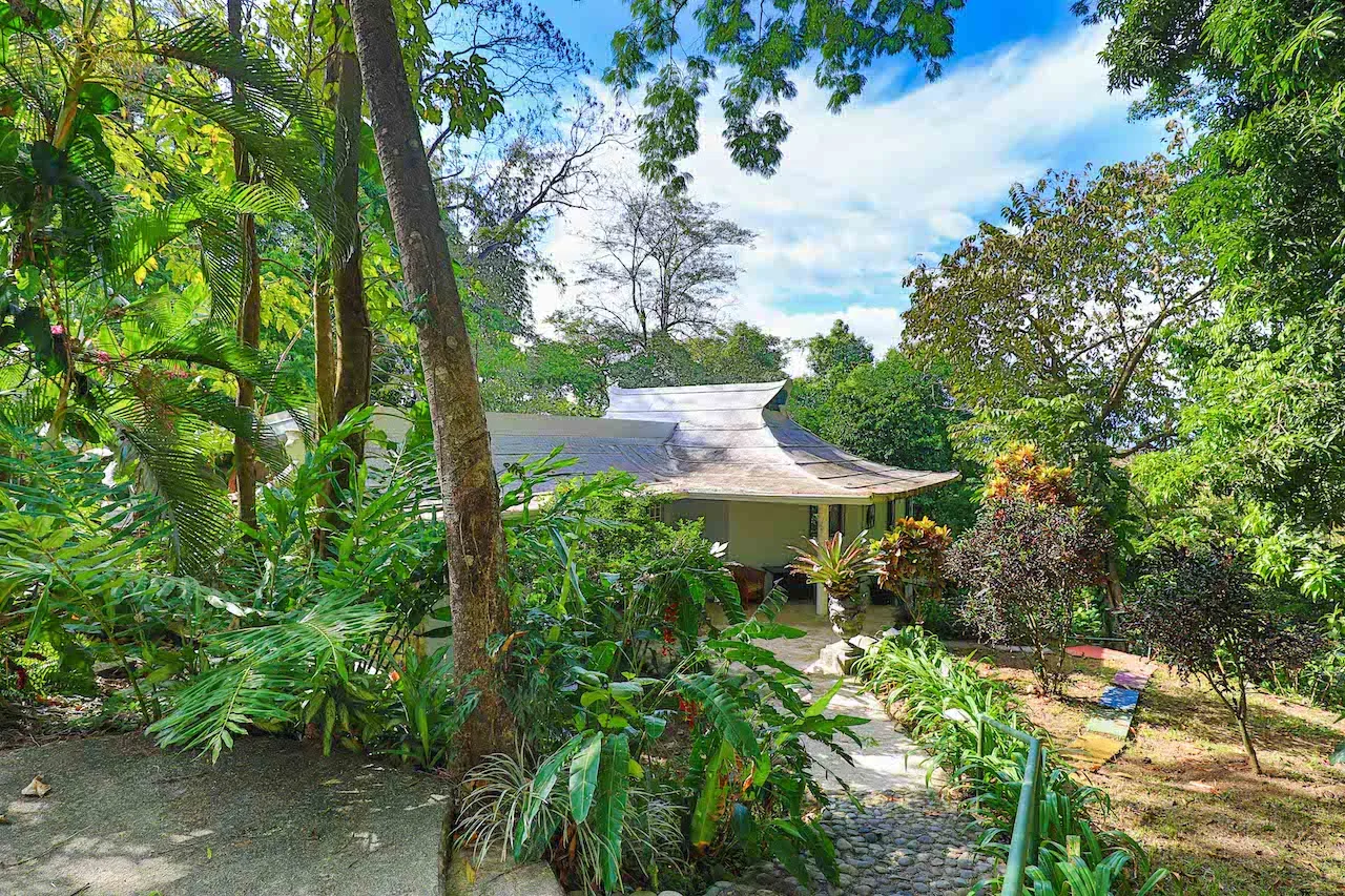 Manuel Antonio 2 BR Home + Apartment + Guesthouse