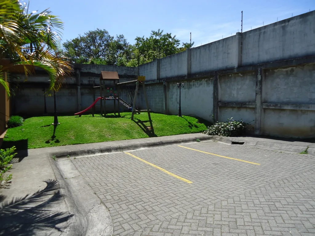 Beautiful 3Br 2Ba condo for sale in Moravia