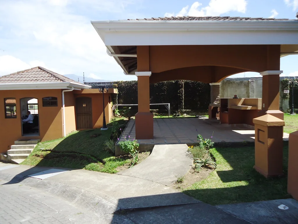 Beautiful 3Br 2Ba condo for sale in Moravia — photo 4