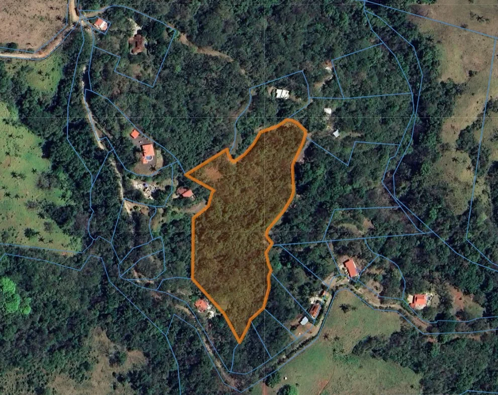 6 Acre Samara Property in a Stunning Setting