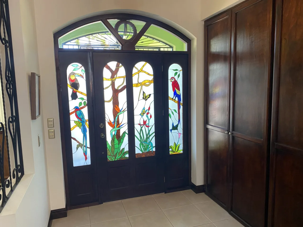Beautiful Moravia 3 BR Home with Office and Indoor Pool — photo 3