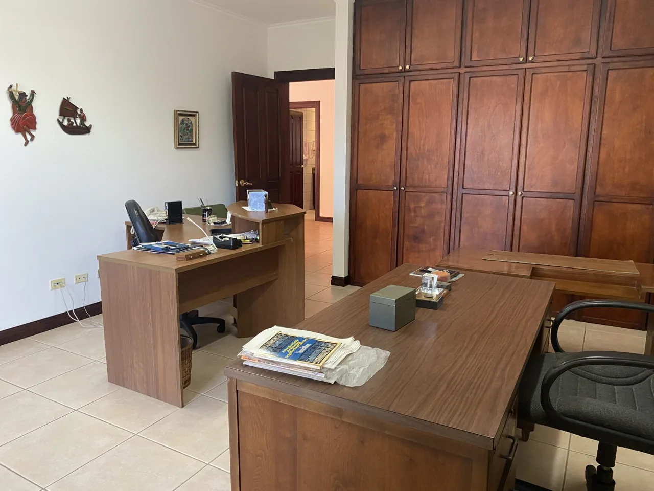 Beautiful Moravia 3 BR Home with Office and Indoor Pool — photo 5