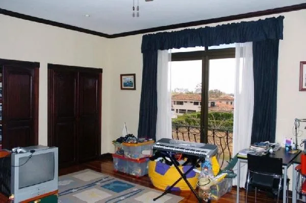 Santa Ana Quality 2 story home with gardens