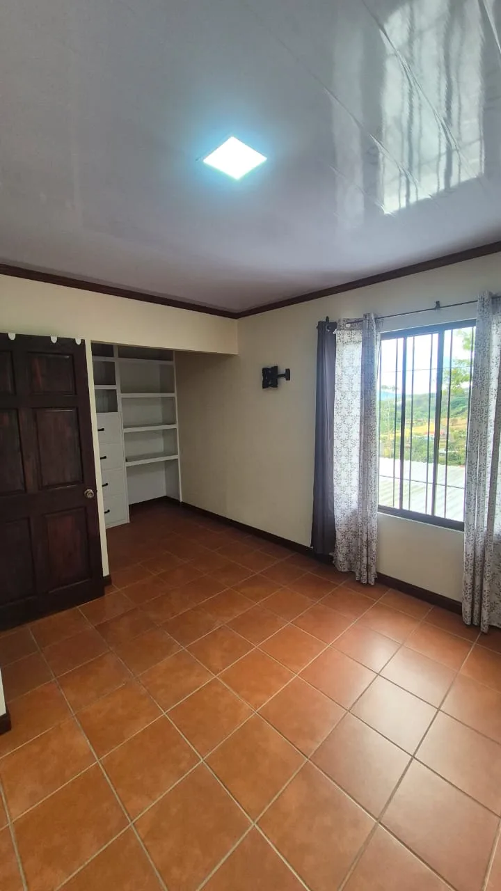 Pet Friendly Cajón de Grecia 3 BR House for Rent