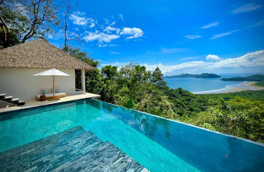 Paquera Extreme Wow Factor – 2 BR Home + 2 Guesthouses and More