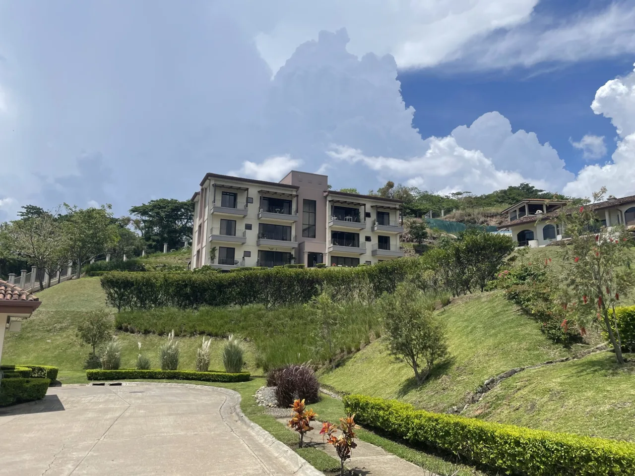 Magnificent 2 BR Vista al Valle Santa Ana Penthouse