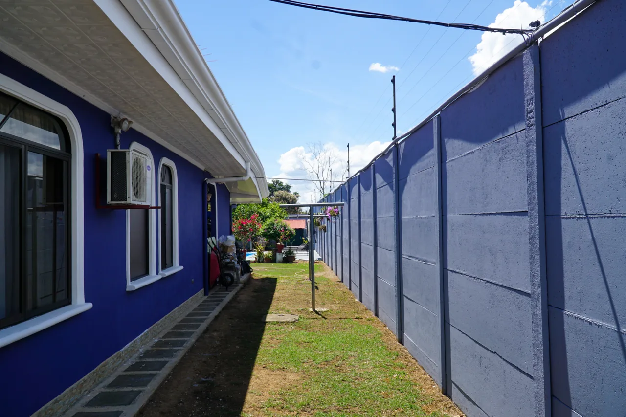 San Isidro del General Charming 3 BR House with Pool