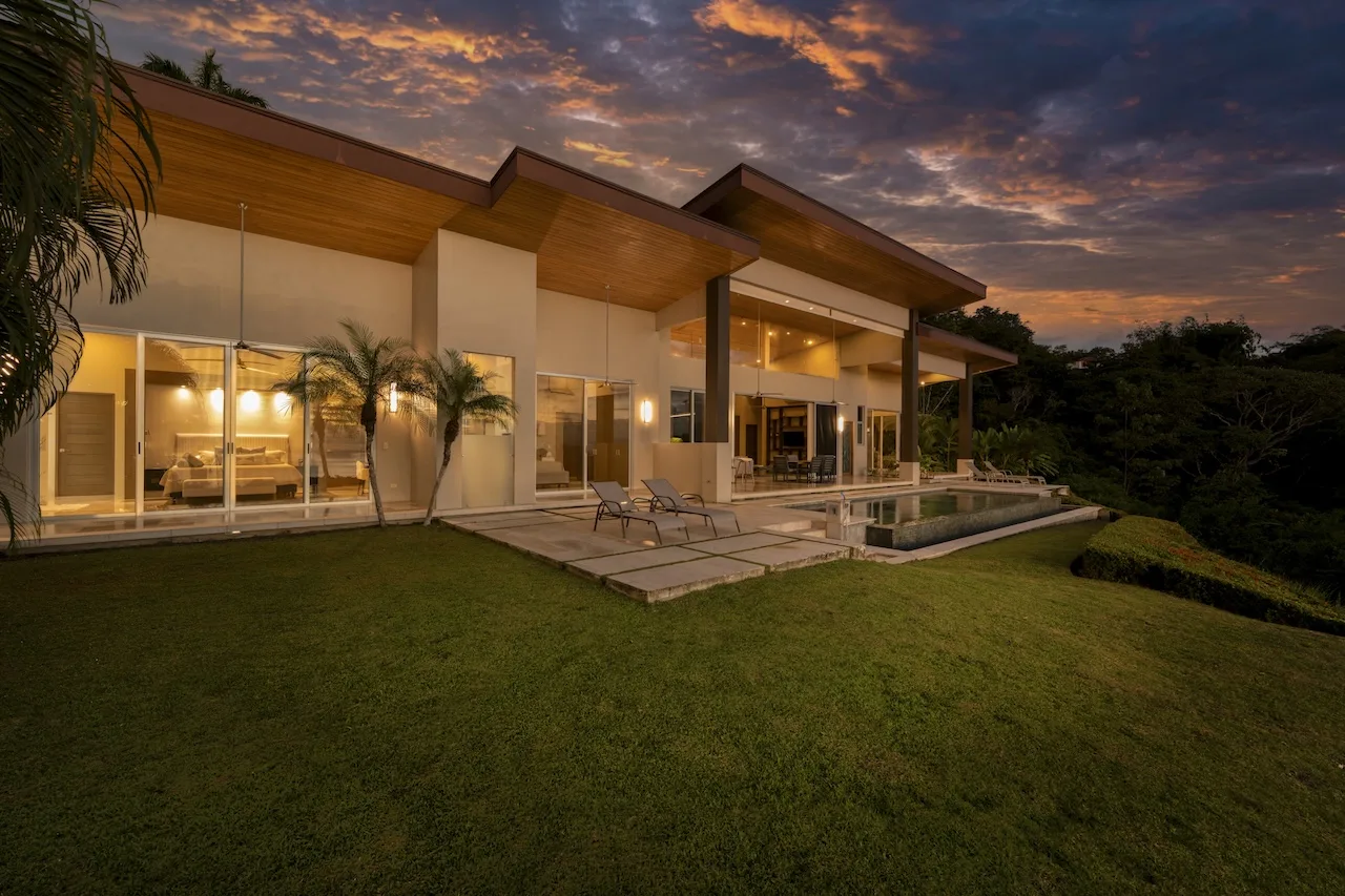 Bella Vista Estates 3 BR Ocean View Luxury Home