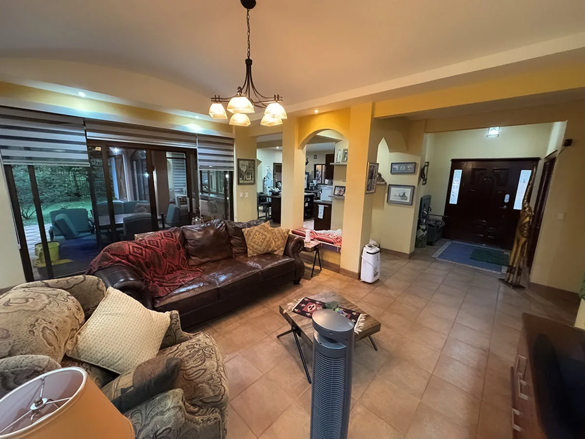 Tuscan Inspired 3 BR Puriscal Luxury Estate – Altos de Antigua