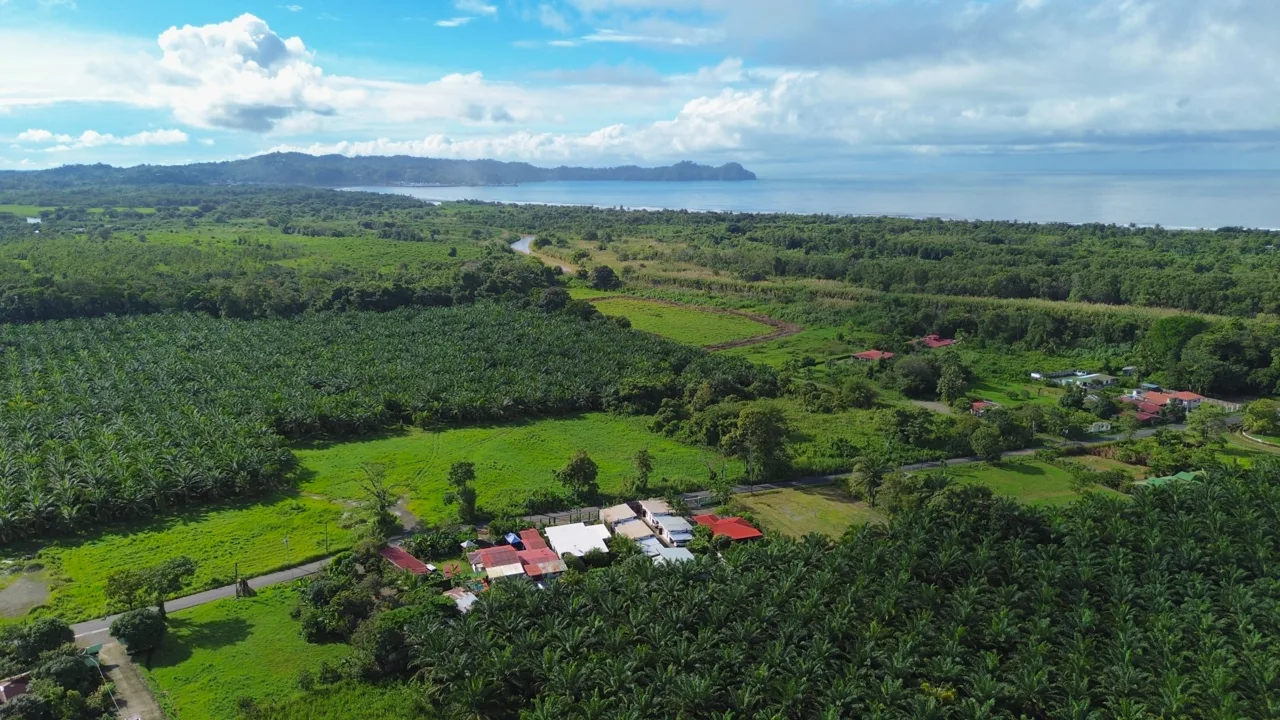 Quepos 2 BR Home plus 4 Rental Villas House with Private Pool