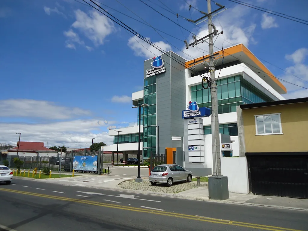 Beautiful office for rent or sale in Llorente de Tibas