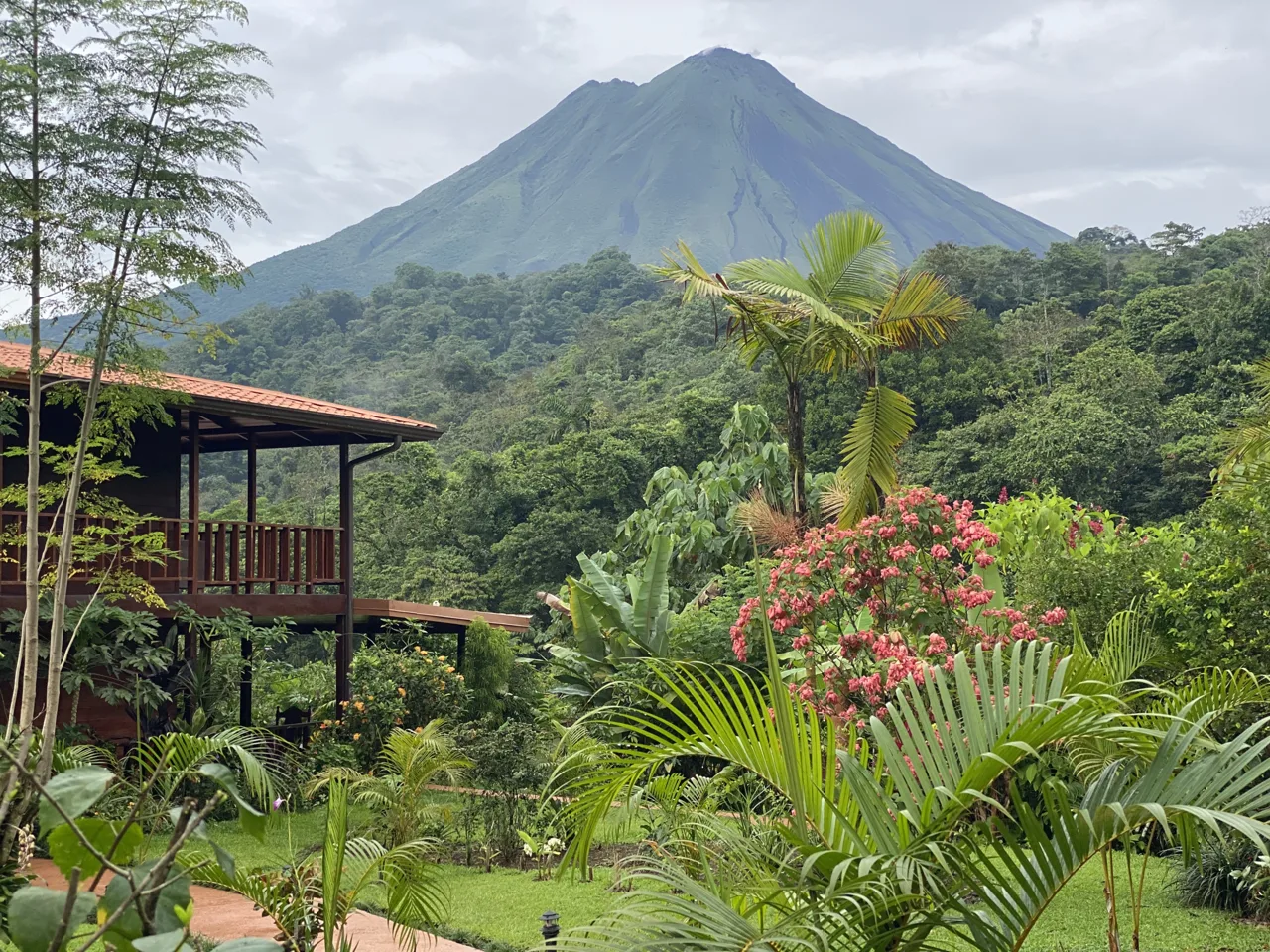 La Fortuna Fire Sale Bed And Breakfast With Arenal View