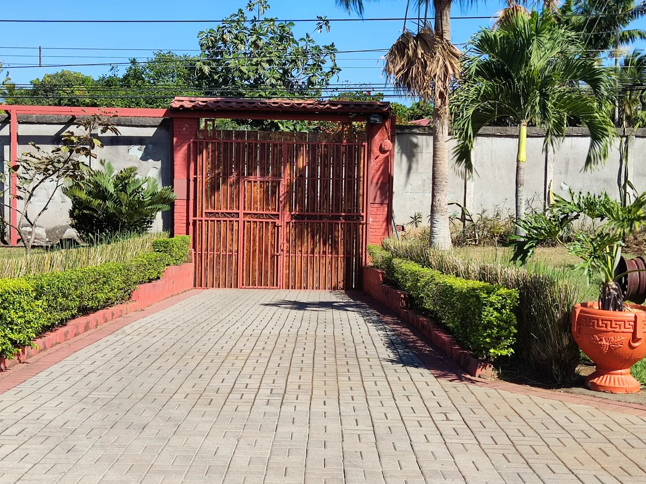 Location! 2 BR La Garita Home with pool and horse facilities