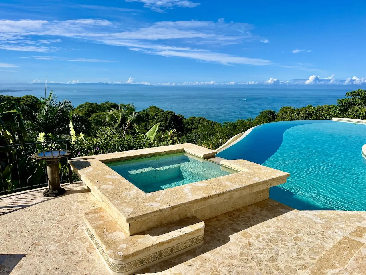 Escaleras 6 BR Luxury Ocean View Home with extra lots