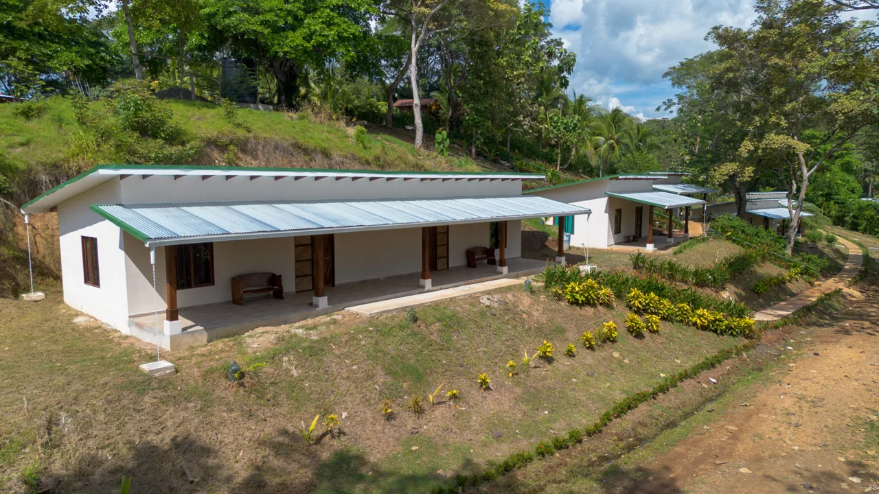 Tarcoles Compound With 8 Hotel Villas And 2 BR House