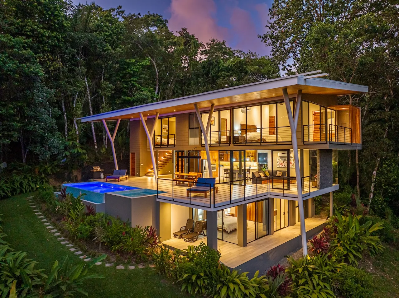 Dominical 4 BR Jungle Paradise with Pool & Ocean Views