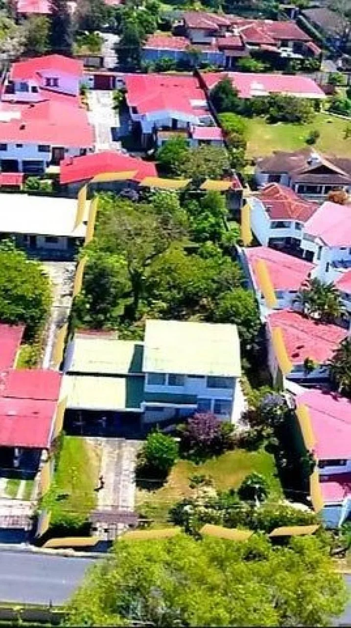 Venta de Casona en San Rafael, Escazú. RAH 25-244 - Venta en Escazú