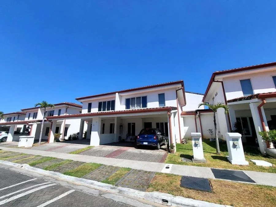 Venta de Casa en Mora-Colôn, San José. RAH 25-1588 - Venta en Colón