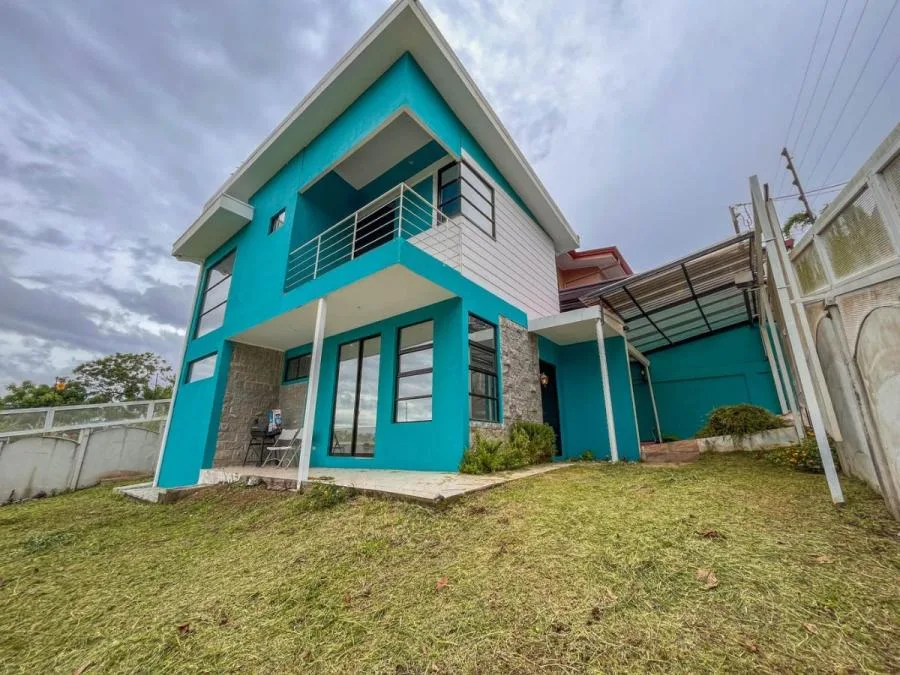 CASA EN VENTA EN PARACITO, SANTO DOMINGO, HEREDIA RAH 24155  - Venta en Paracito