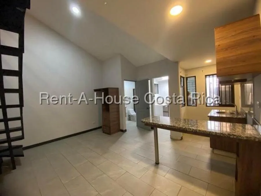 Alquiler de Apartamento en Escazú-Centro. RAH 26-1408 - Alquiler / Renta en Escazú
