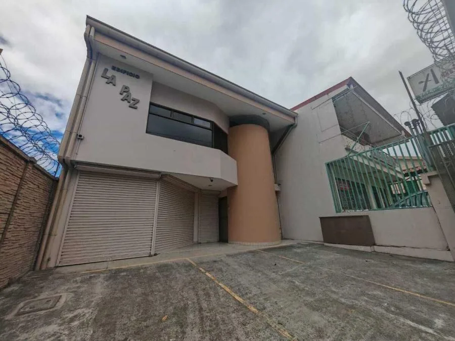 Venta de edificio con uso mixto en El Carmen de Guadalupe US$ 310,000 #7597 - Venta en Guadalupe