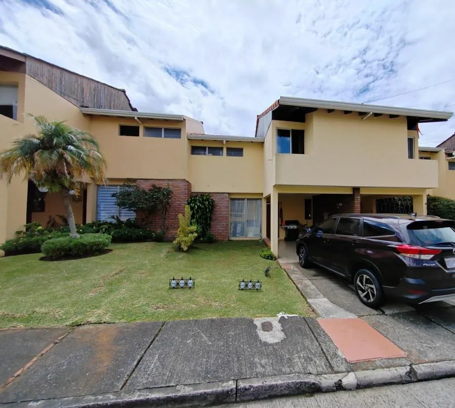 CASA EN VENTA EN MORAVIA, SAN JOSÉ RAH 23913  - Venta en Moravia