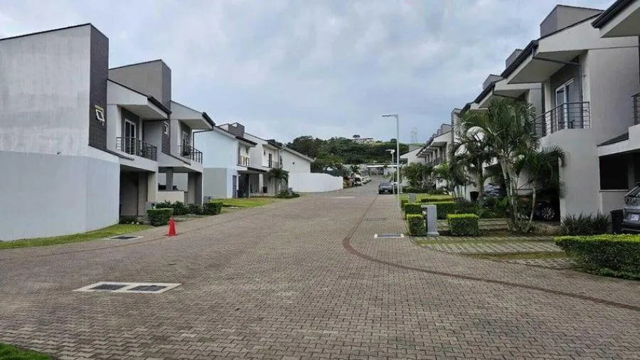 Venta de Casa en San Rafael, Escazú. RAH 25-195 - Venta en San Rafael