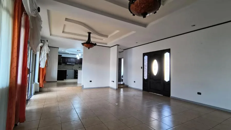 VENTA DE CASA l  MERCEDES, HEREDIA l PRECIO NEGOCIABLE. - Venta en Mercedes