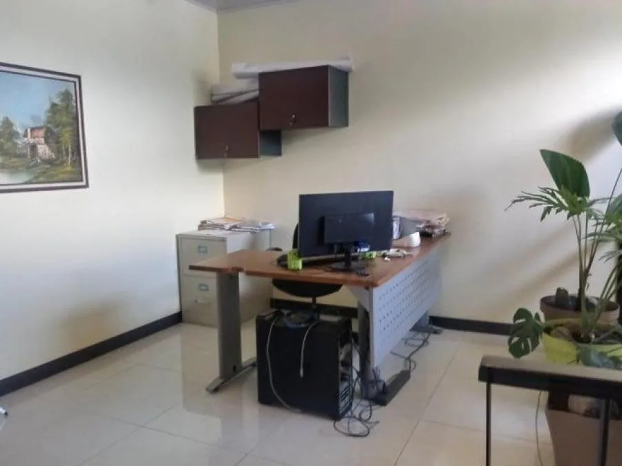 Venta de casa en condominio de Mata de plátano - Venta en Goicoechea — photo 4