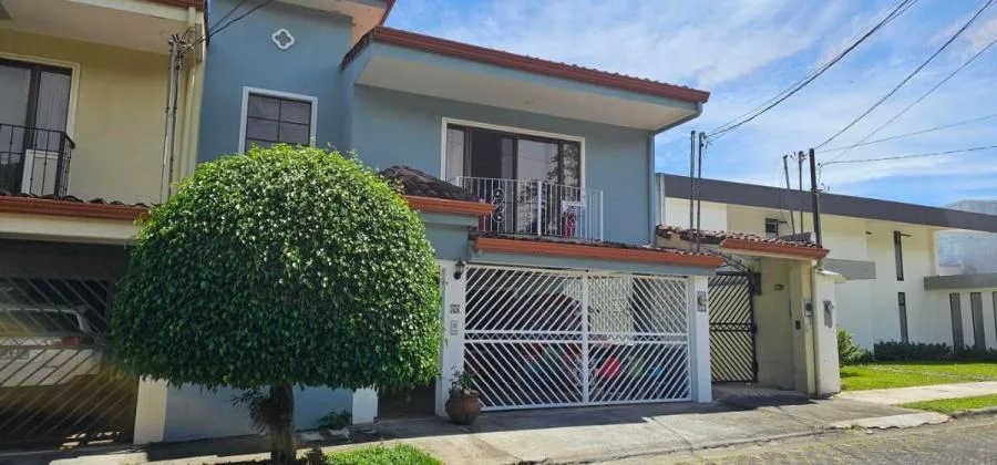  Gran oportunidad: Casa amplia y elegante en residencial cerrado EN SANTA ANA - Venta en Santa Ana
