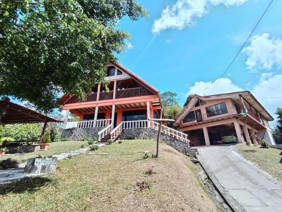 CASA EN VENTA EN DESAMPARADOS, cod: CTL MLS #25-1620 - Venta en Desamparados