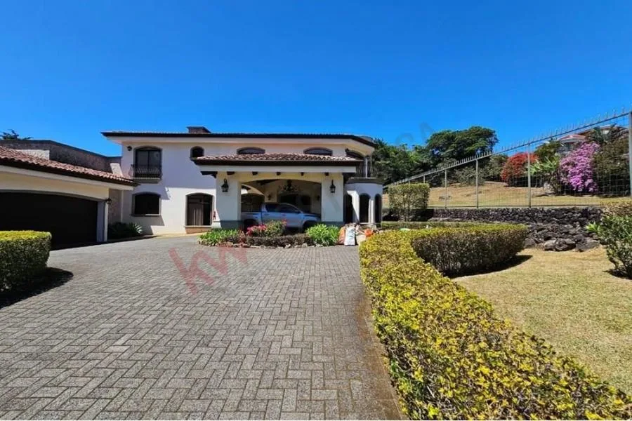 Venta de casa de lujo en San Rafael de Heredia US$ 1.300.000 #5815 - Venta en San Rafael