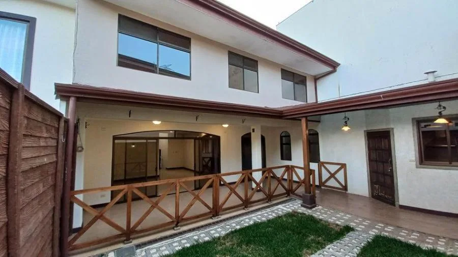 Venta de casa en San Juan de La Unión GB - Venta en Tres Ríos