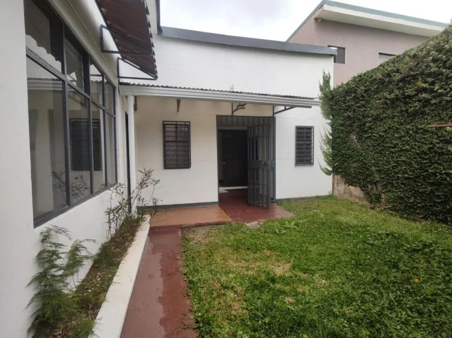 Casa en Venta ubicada en Pleno Centro de San Jose, Zapote - Venta en San José