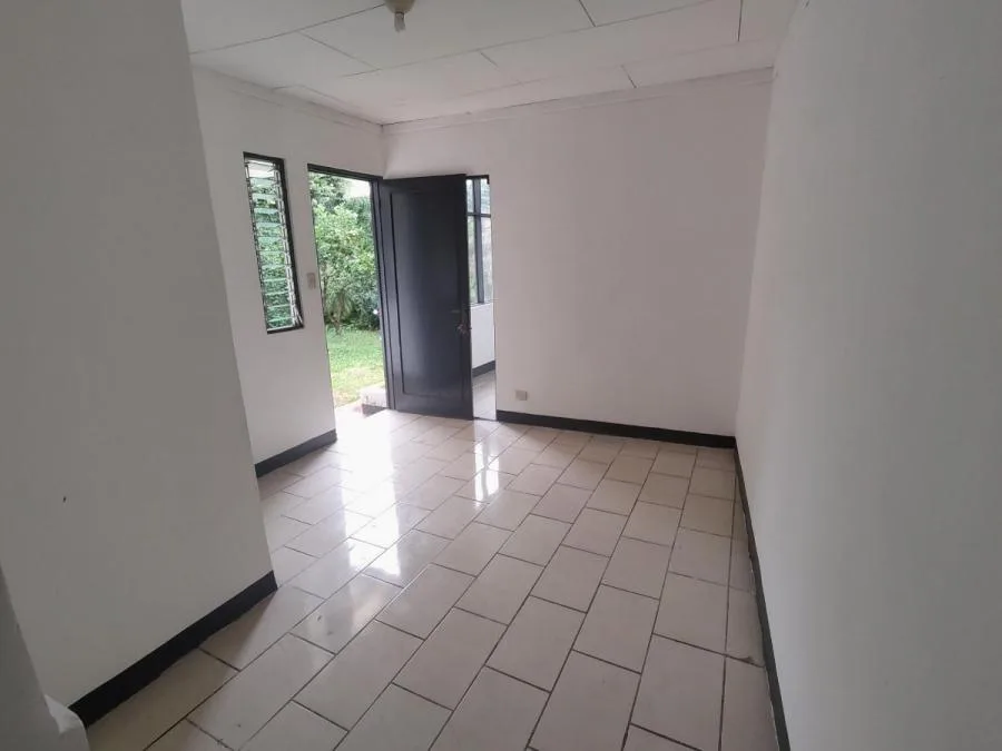 Casa en Venta ubicada en Pleno Centro de San Jose, Zapote - Venta en San José — photo 3