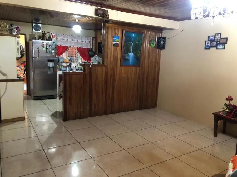 Venta de Casa de 2 niveles con 6 habitaciones en Sabanilla Montes de Oca MGA - Venta en Montes de Oca — photo 2