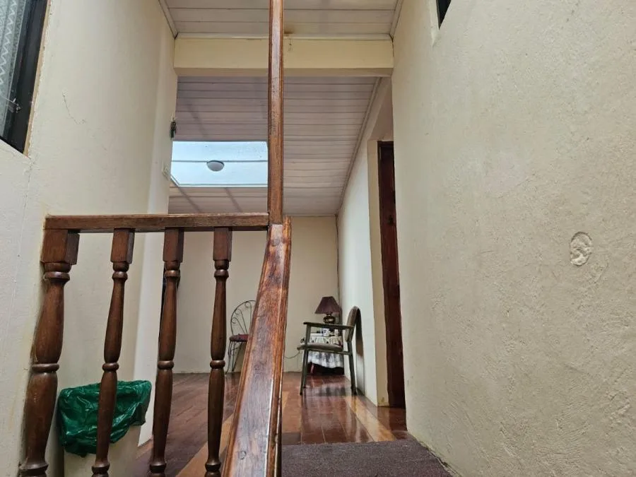 Venta de Casa de 2 niveles con 6 habitaciones en Sabanilla Montes de Oca MGA - Venta en Montes de Oca — photo 4