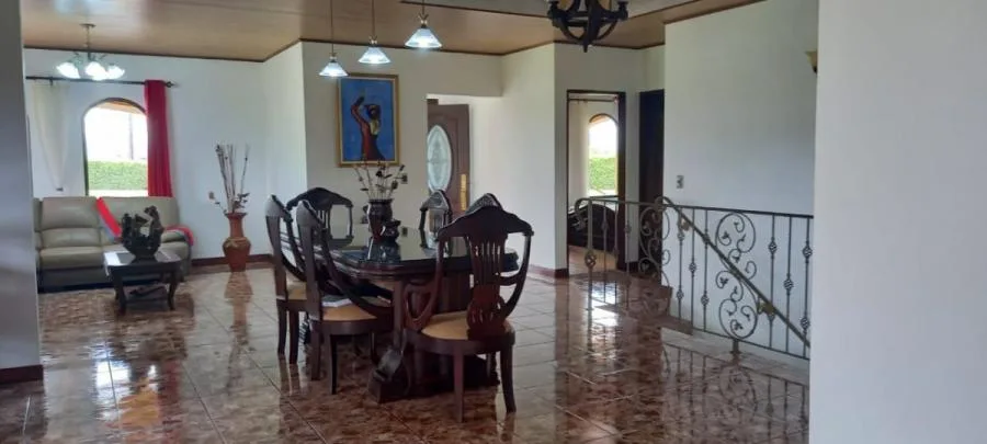 MORAVIA SAN JERONIMO VENDO CASA CON GRAN PROPIEDAD - Venta en Moravia — photo 4